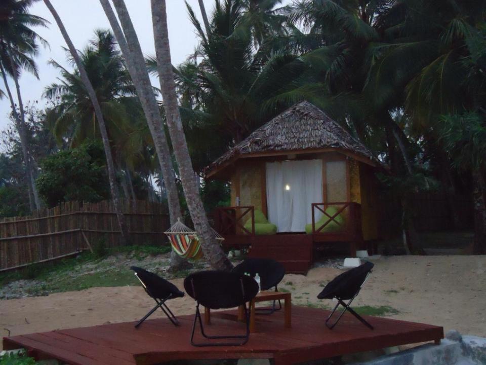 Simeulue Surflodges Lasikin Exteriér fotografie